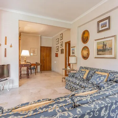 Apartment St Peters Garden 3 Bdr